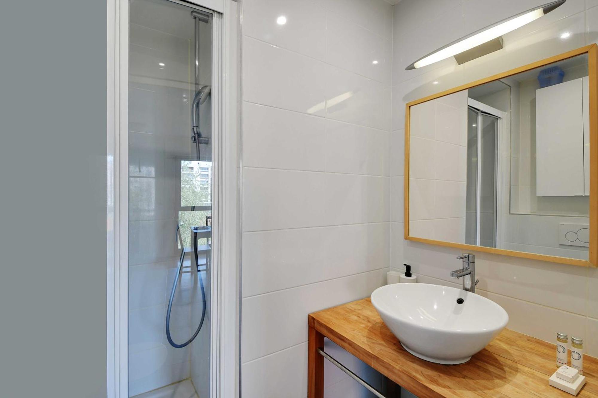 Stunning - 2p - La Vilette Paris